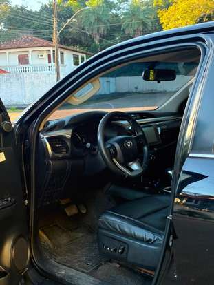 TOYOTA-HILUX-2016