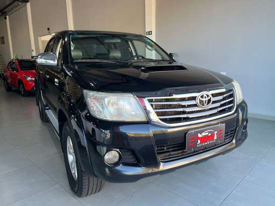 TOYOTA-HILUX-2011