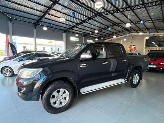 TOYOTA-HILUX-2011