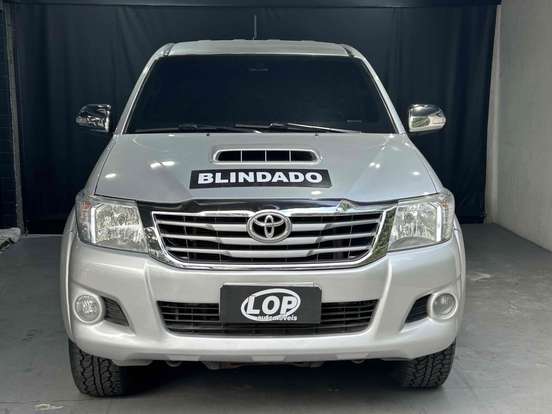 TOYOTA-HILUX-2012