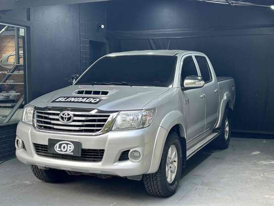 TOYOTA-HILUX-2012