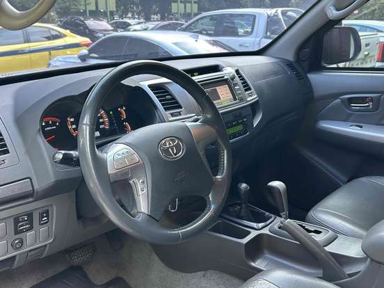 TOYOTA-HILUX-3.0 SRV 4X4 CD 16V TURBO INTERCOOLER DIESEL 4P AUTOMÁTICO TOYOTA-HILUX-2012