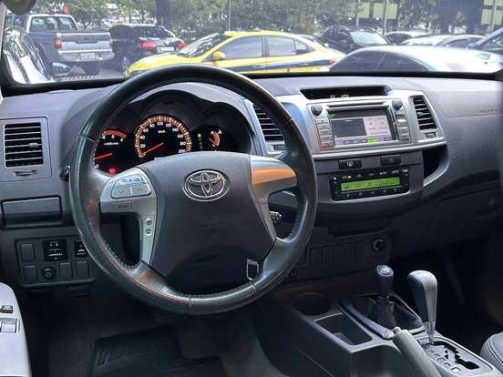TOYOTA-HILUX-3.0 SRV 4X4 CD 16V TURBO INTERCOOLER DIESEL 4P AUTOMÁTICO TOYOTA-HILUX-2012