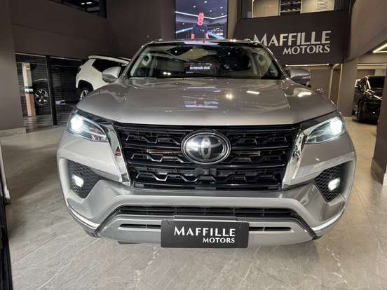TOYOTA-HILUX SW4-2023