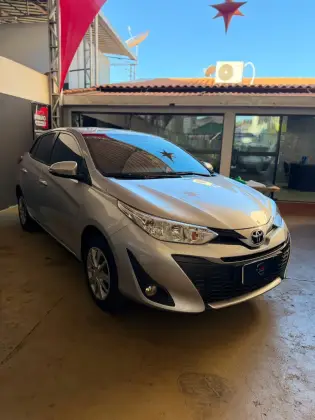 TOYOTA YARIS 1.3 16V FLEX XL LIVE MULTIDRIVE TOYOTA YARIS 1.3 16V FLEX XL LIVE MULTIDRIVE