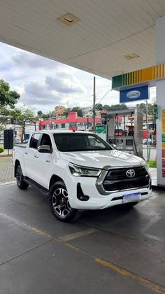 TOYOTA HILUX 2.8 POWER PACK 4X4 CD 16V DIESEL 4P MANUAL