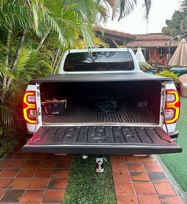 TOYOTA-HILUX-2019