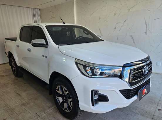 TOYOTA-HILUX-2019