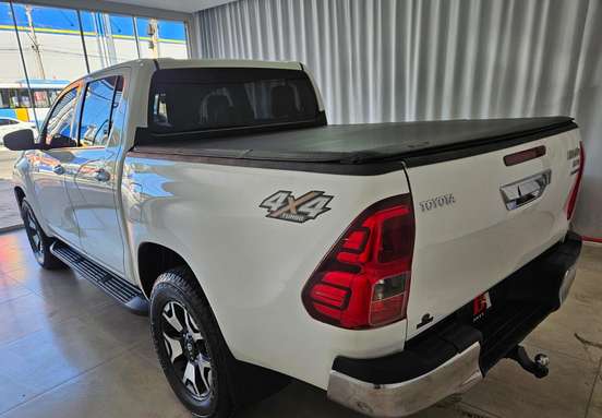 TOYOTA-HILUX-2019