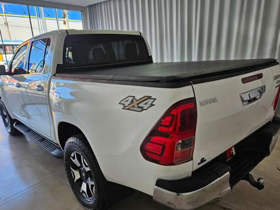 TOYOTA-HILUX-2.8 SRX 4X4 CD 16V DIESEL 4P AUTOMÁTICO TOYOTA-HILUX-2019