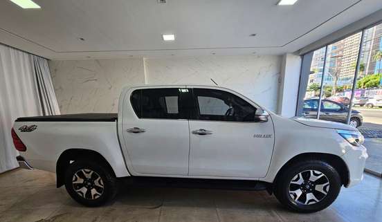 TOYOTA-HILUX-2019
