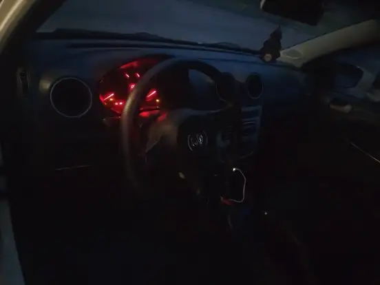 VOLKSWAGEN-GOL-2015