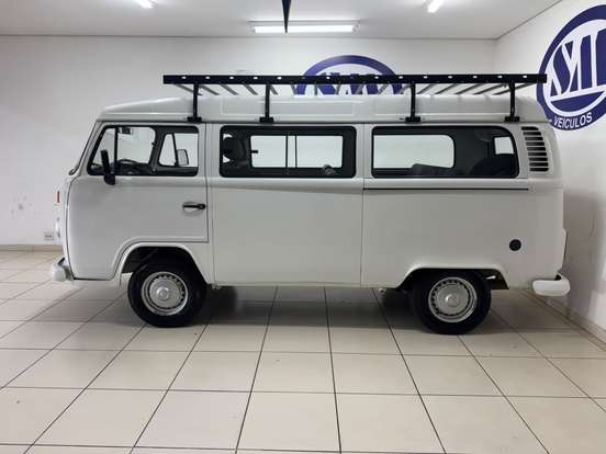 VOLKSWAGEN-KOMBI-2012