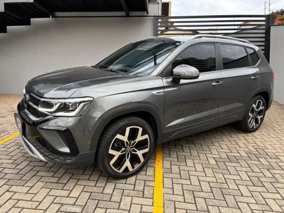 VOLKSWAGEN TAOS 1.4 250 TSI TOTAL FLEX HIGHLINE AUTOMÁTICO