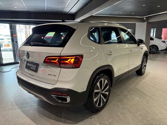 VOLKSWAGEN-TAOS-2023