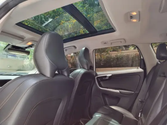 /en/city/cate-car-used-car/volvo-xc60-2017-2-0-t5-momentum-gasoline-4p-automatic-48968654608466944/-5