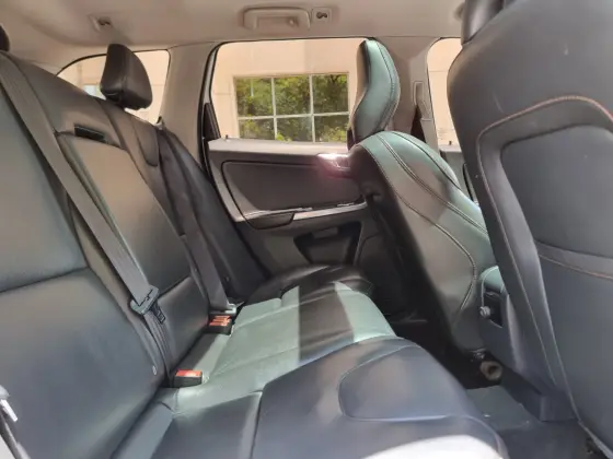 /en/city/cate-car-used-car/volvo-xc60-2017-2-0-t5-momentum-gasoline-4p-automatic-48968654608466944/-8