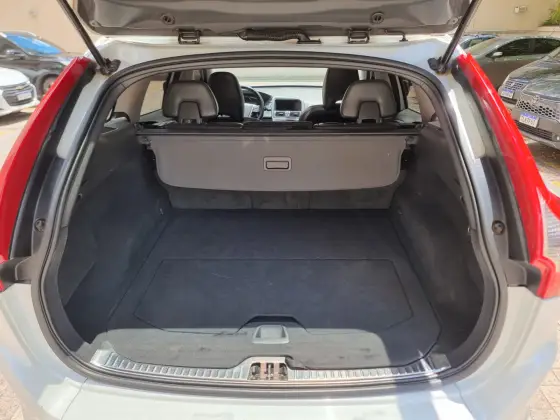 /en/city/cate-car-used-car/volvo-xc60-2017-2-0-t5-momentum-gasoline-4p-automatic-48968654608466944/-10
