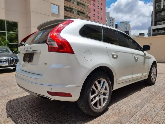 /en/city/cate-car-used-car/volvo-xc60-2017-2-0-t5-momentum-gasoline-4p-automatic-48968654608466944/-13