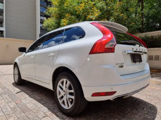 /en/city/cate-car-used-car/volvo-xc60-2017-2-0-t5-momentum-gasoline-4p-automatic-48968654608466944/-14