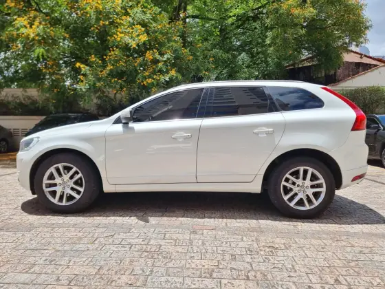 /en/city/cate-car-used-car/volvo-xc60-2017-2-0-t5-momentum-gasoline-4p-automatic-48968654608466944/-15