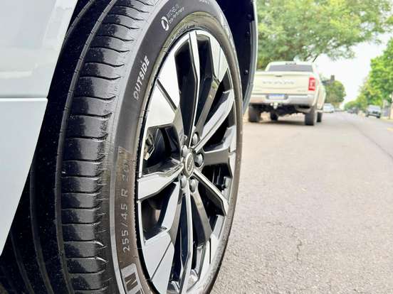 VOLVO-XC60-2.0 T8 PHEV ULTRA AWD GEARTRONIC VOLVO-XC60-2025