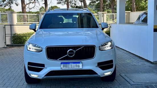 VOLVO-XC90-2017