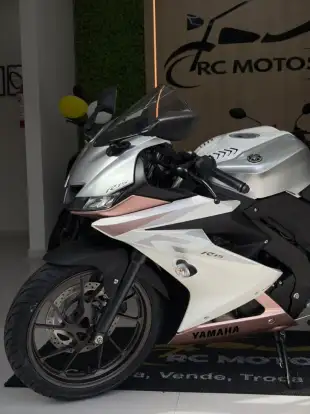 YAMAHA-YZF R15-2026