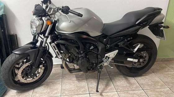 YAMAHA FAZER 600 