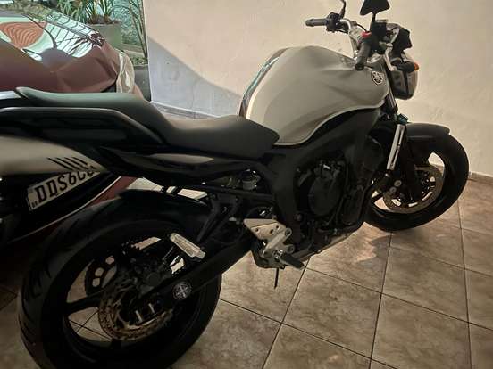 YAMAHA-FAZER 600-2008