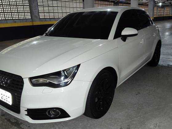 AUDI A1 1.4 TFSI ATTRACTION 16V 122CV GASOLINA 4P AUTOMÁTICO