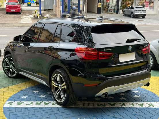 BMW-X1-2016