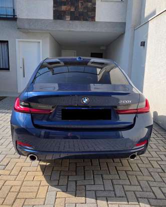 BMW-320i-2023