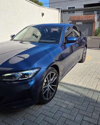BMW-320i-2023