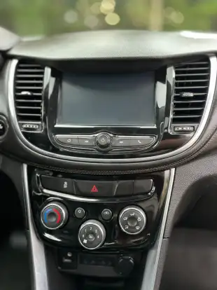 CHEVROLET-TRACKER-2018