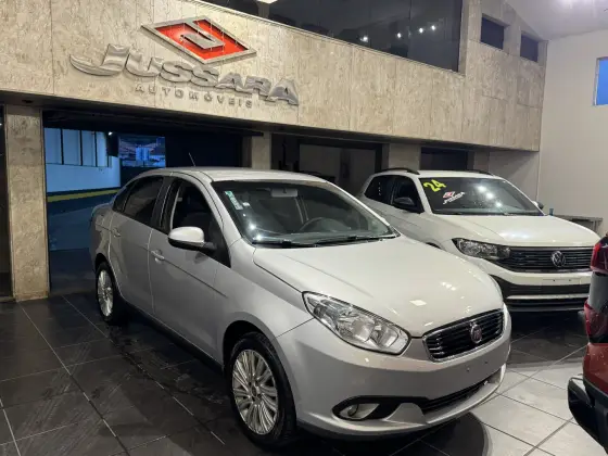 FIAT GRAND SIENA 1.6 MPI ESSENCE 16V FLEX 4P MANUAL FIAT GRAND SIENA 1.6 MPI ESSENCE 16V FLEX 4P MANUAL