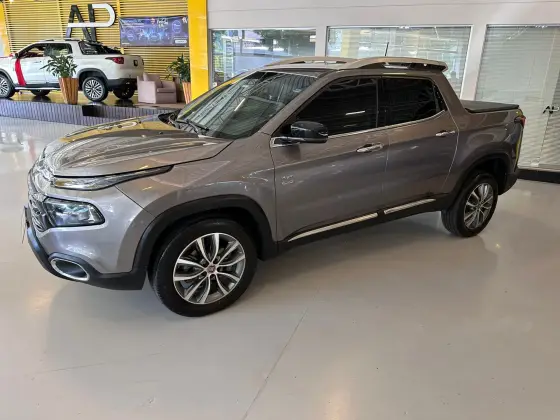 FIAT TORO 2.0 16V TURBO DIESEL VOLCANO 4WD AT9 FIAT TORO 2.0 16V TURBO DIESEL VOLCANO 4WD AT9