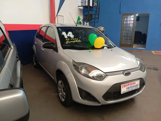 FORD FIESTA 1.0 ROCAM SE PLUS 8V FLEX 4P MANUAL FORD FIESTA 1.0 ROCAM SE PLUS 8V FLEX 4P MANUAL