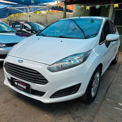 FORD FIESTA 1.5 SE HATCH 16V FLEX 4P MANUAL FORD FIESTA 1.5 SE HATCH 16V FLEX 4P MANUAL
