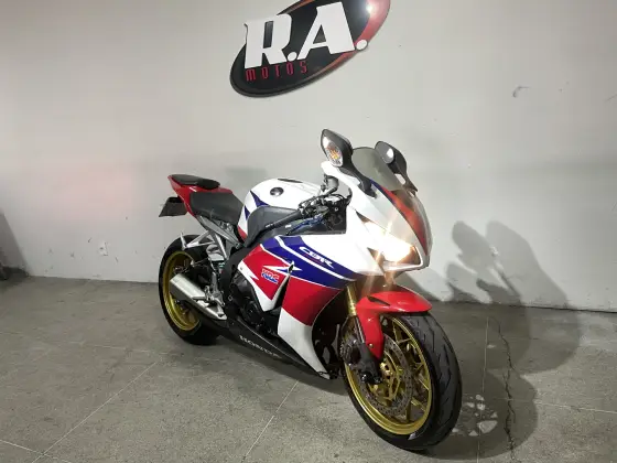 HONDA CBR 1000RR HONDA CBR 1000RR