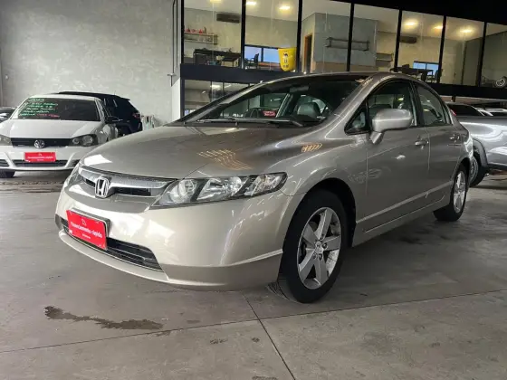 HONDA CIVIC 1.8 LXS 16V GASOLINA 4P AUTOMÁTICO