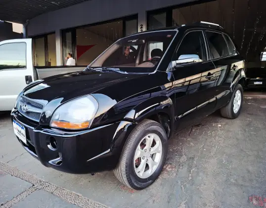 HYUNDAI TUCSON 2.0 MPFI GLS 16V 143CV 2WD GASOLINA 4P AUTOMÁTICO HYUNDAI TUCSON 2.0 MPFI GLS 16V 143CV 2WD GASOLINA 4P AUTOMÁTICO