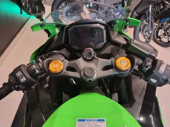 KAWASAKI-NINJA ZX-4RR-2026