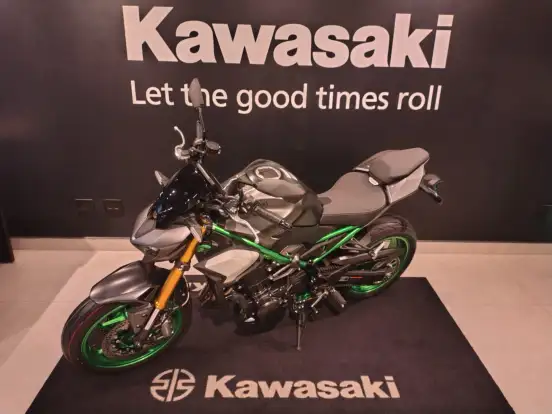 KAWASAKI-Z900 SE KAWASAKI-Z900 SE-2026