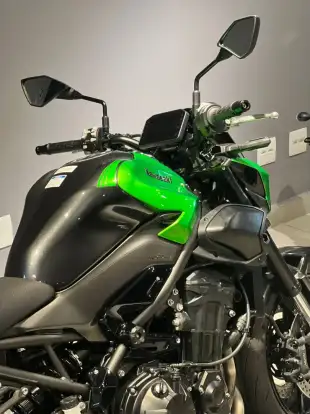 KAWASAKI-Z900-2026