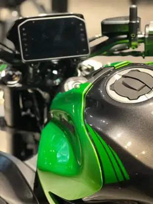 KAWASAKI-Z900-2026