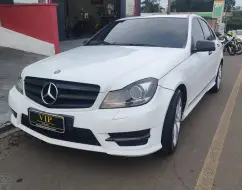 MERCEDES-BENZ C 200 1.8 CGI AVANTGARDE 16V GASOLINA 4P AUTOMÁTICO MERCEDES-BENZ C 200 1.8 CGI AVANTGARDE 16V GASOLINA 4P AUTOMÁTICO
