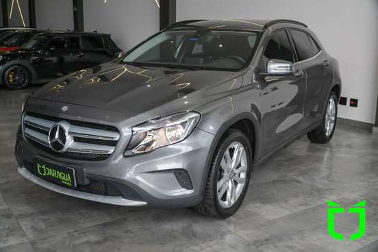 MERCEDES-BENZ-GLA 200-2017