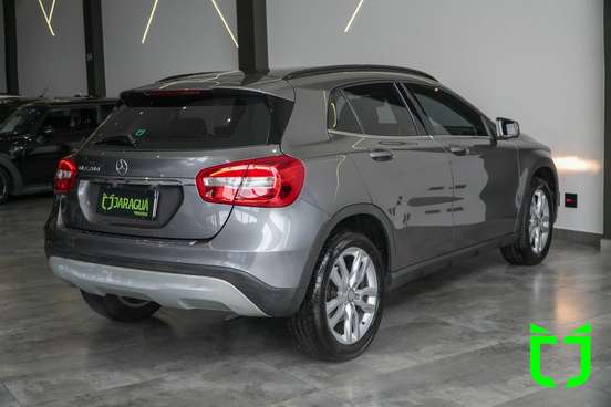 MERCEDES-BENZ-GLA 200-2017