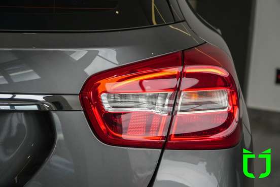 MERCEDES-BENZ-GLA 200-2017